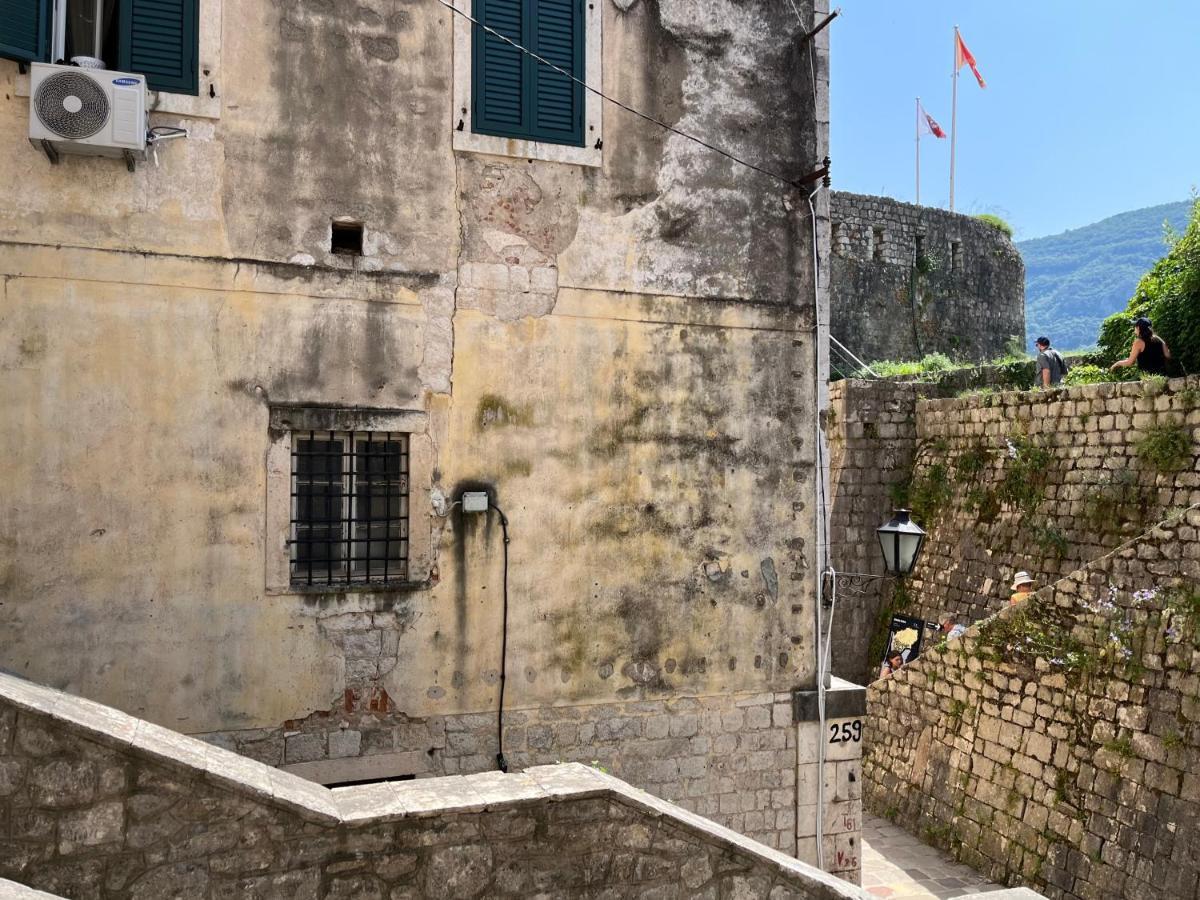 South Gate Apartments 262 Kotor Dış mekan fotoğraf