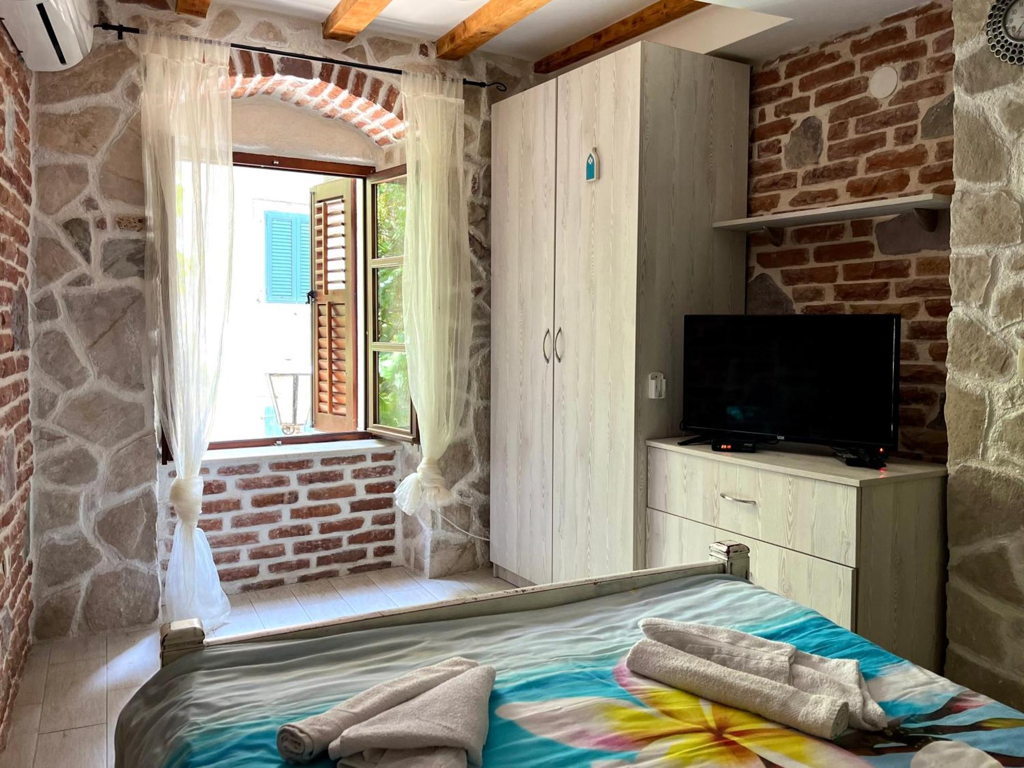South Gate Apartments 262 Kotor Dış mekan fotoğraf
